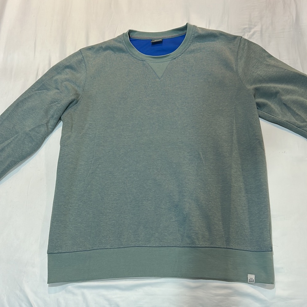 4 jack n jones long sleeve shirts in a bundle